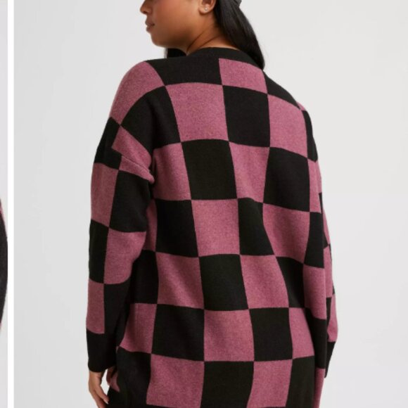 Torrid size 4X Pink Black Checkered Luxe Cozy Jacquard Boyfriend Cardigan Tunic - Picture 3 of 11